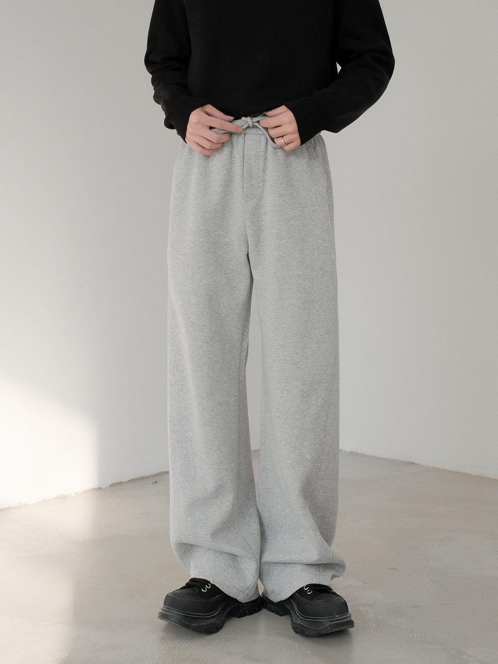 Wide-Leg Scimitar Sweatpants-The Korean Fashion