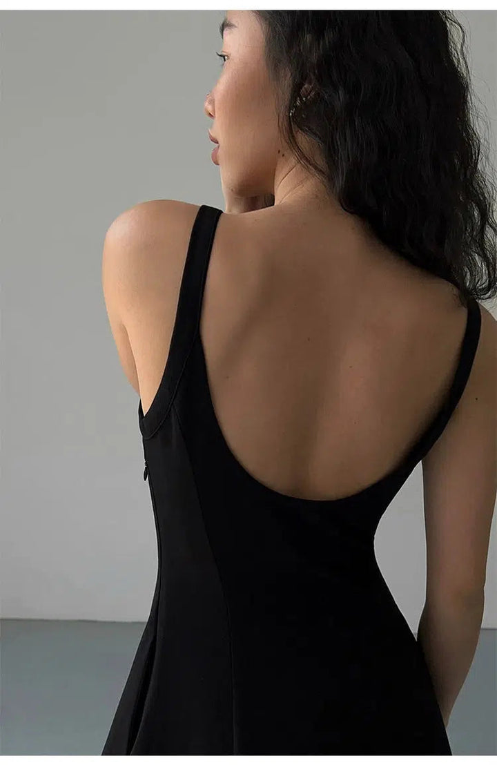 Black Fitted Sleeveless Dress