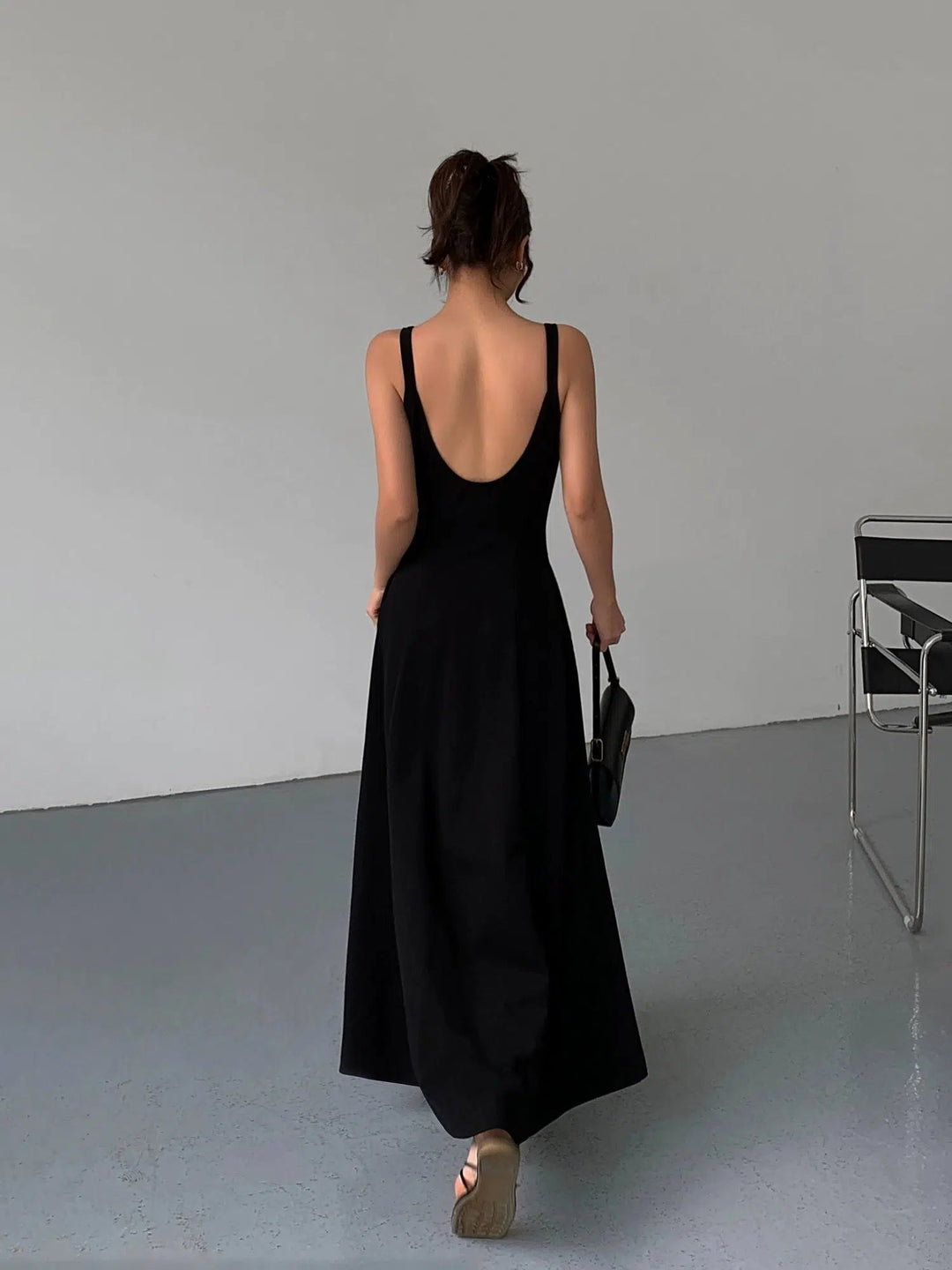 Black Fitted Sleeveless Dress