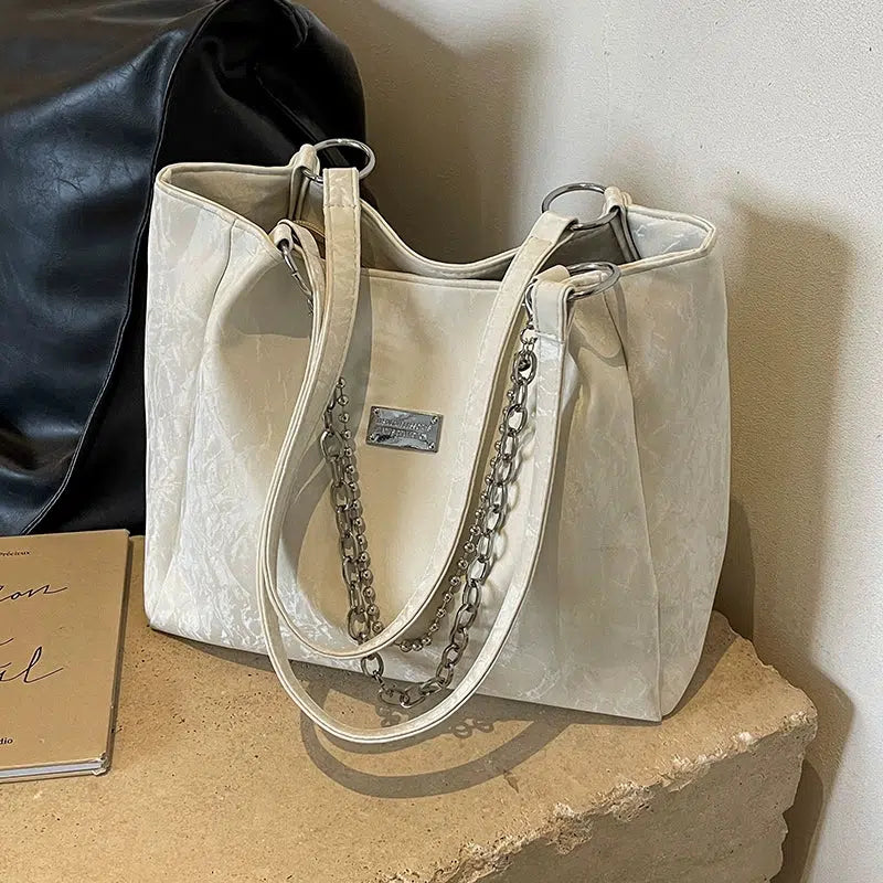 Chain Accent Elegant Tote Bag