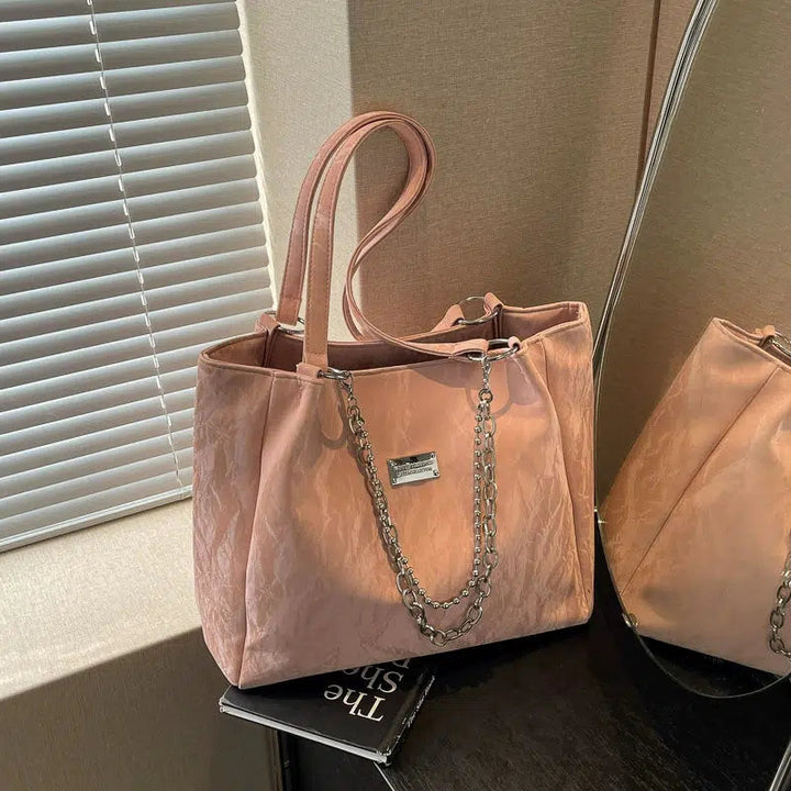 Chain Accent Elegant Tote Bag