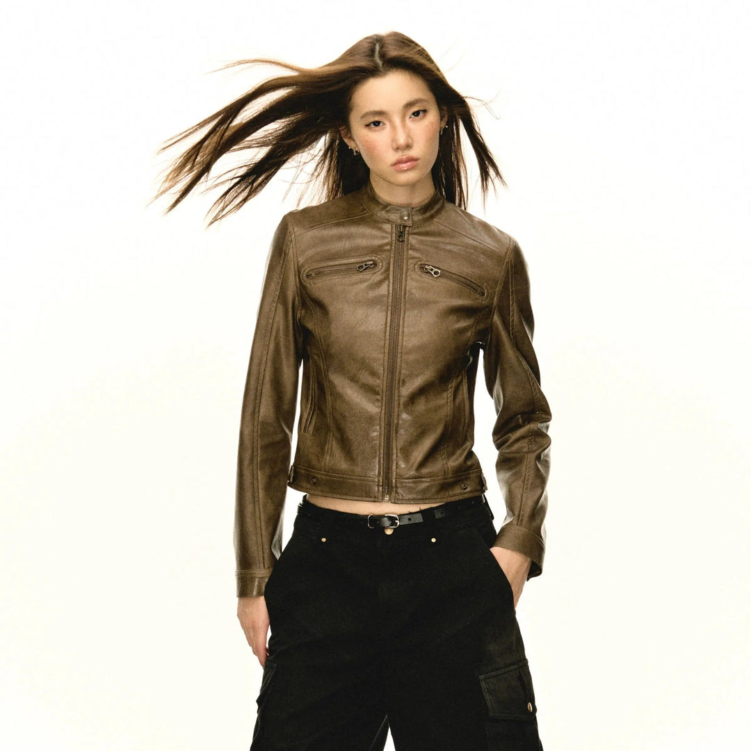 Classic Zippered Leather Jacket with Sleek Silhouette