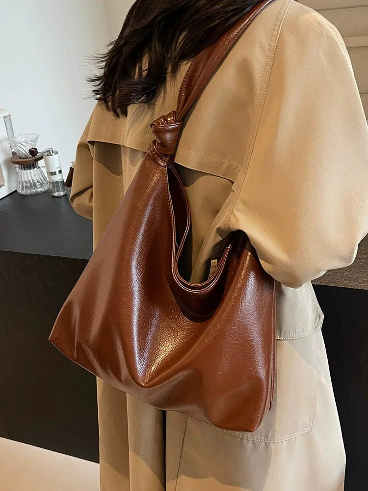 Elegant Leather Shoulder Bag