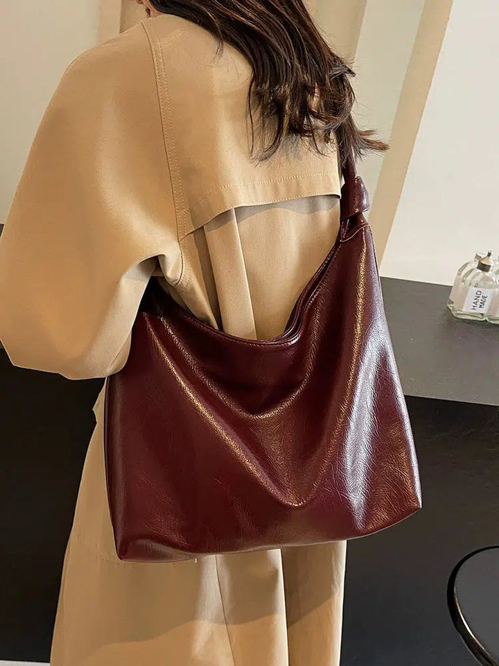 Elegant Leather Shoulder Bag