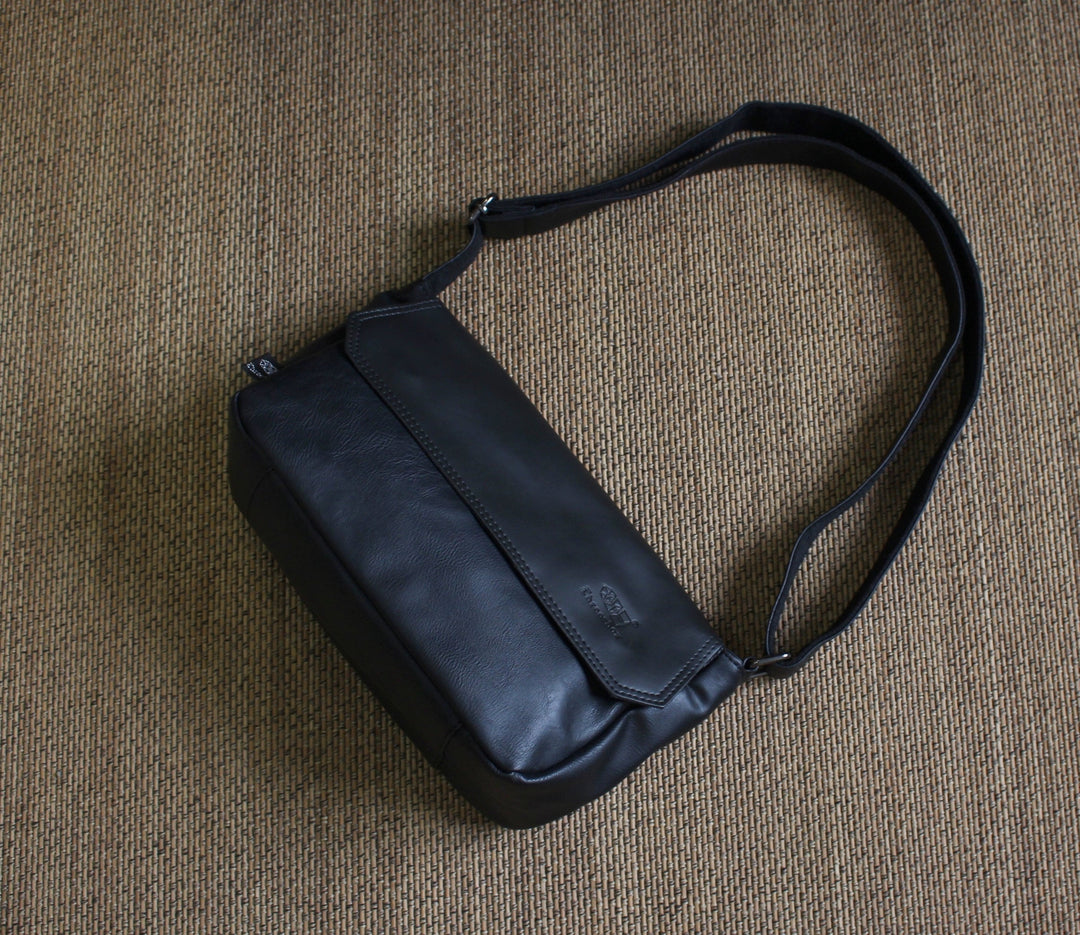 Elegant Leather Shoulder Bag