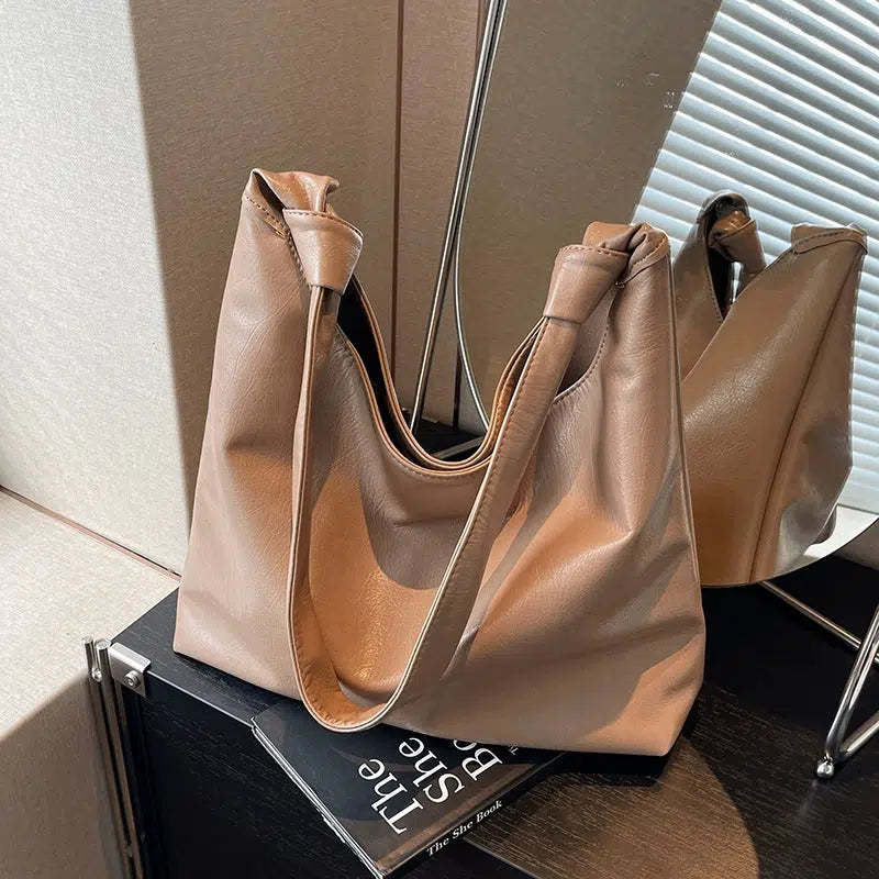 Elegant Leather Shoulder Bag