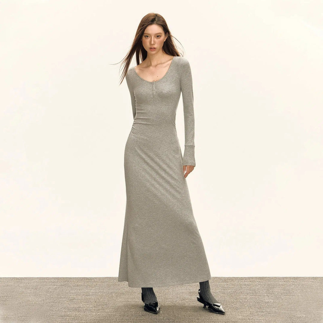 Elegant Long Sleeve Knit Maxi Dress with Scoop Neckline