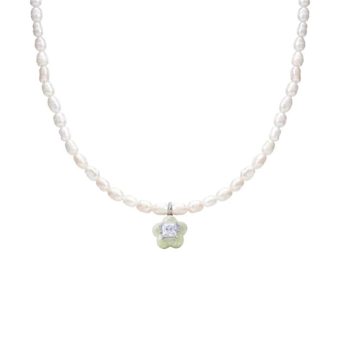 Flower Pearl Necklace