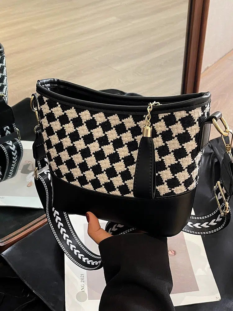 Houndstooth Pattern Crossbody Bag