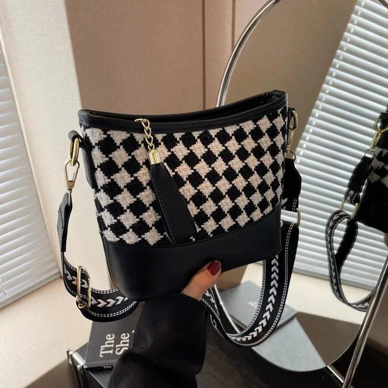 Houndstooth Pattern Crossbody Bag