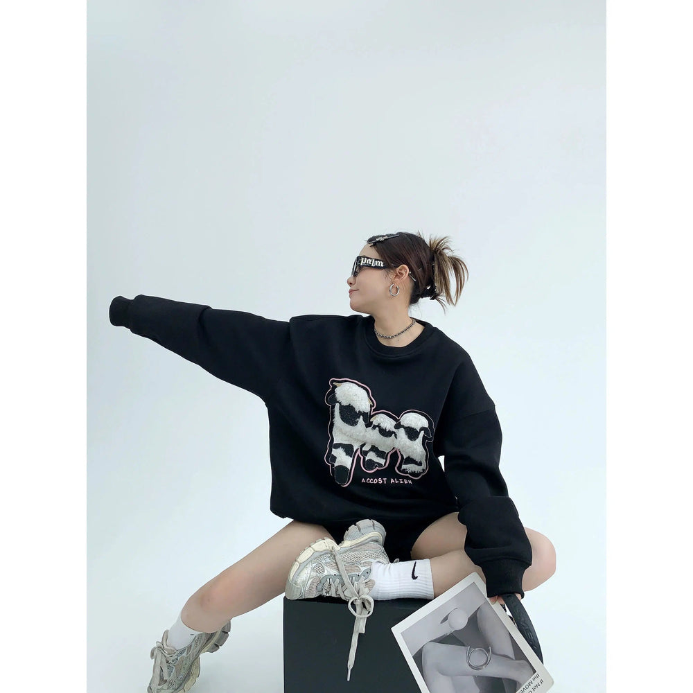 Oversized Fit Graphic Sheep Sweatshirt