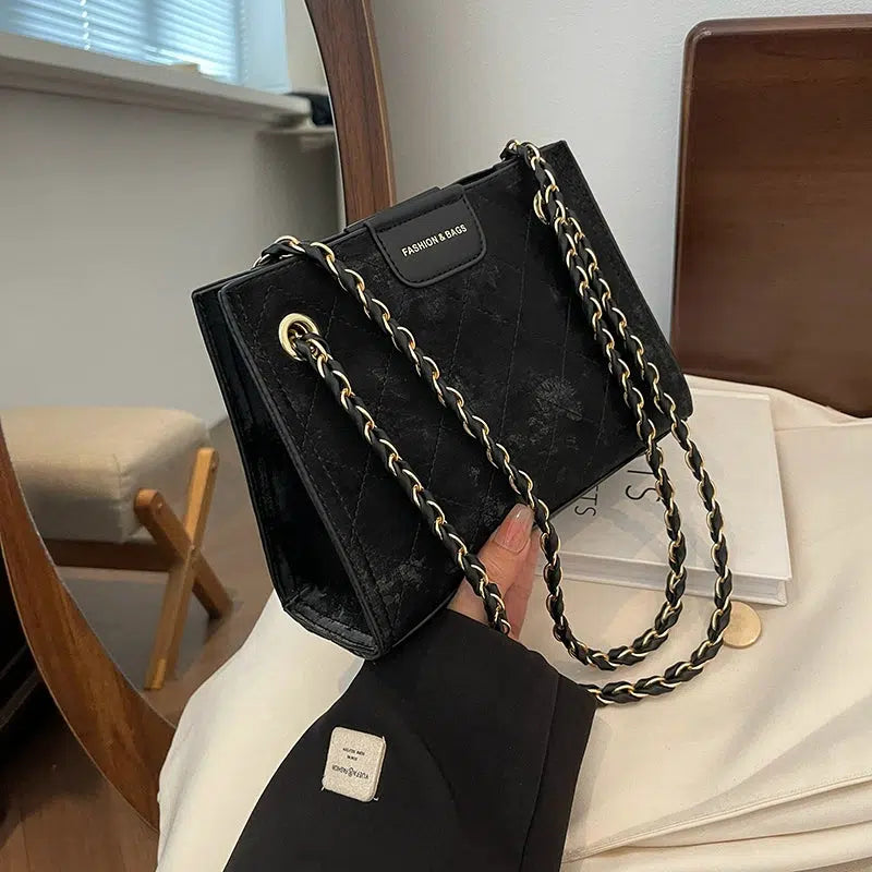 Quilted Chain Shoulder Bag