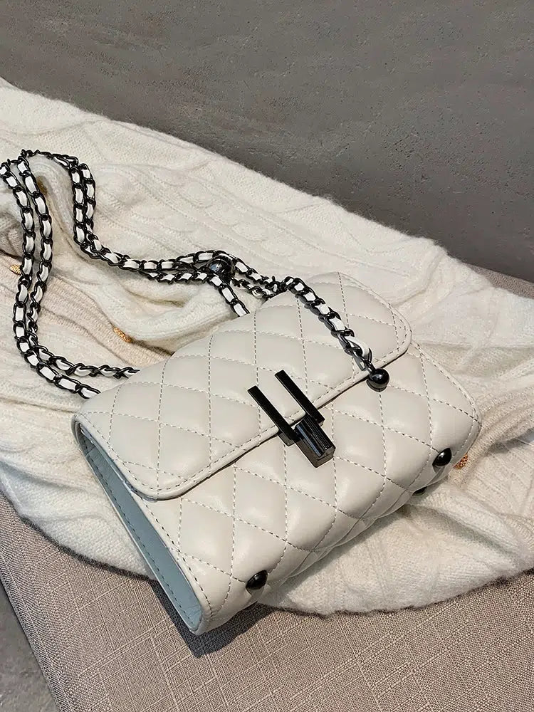 Quilted Crossbody Chain Bag