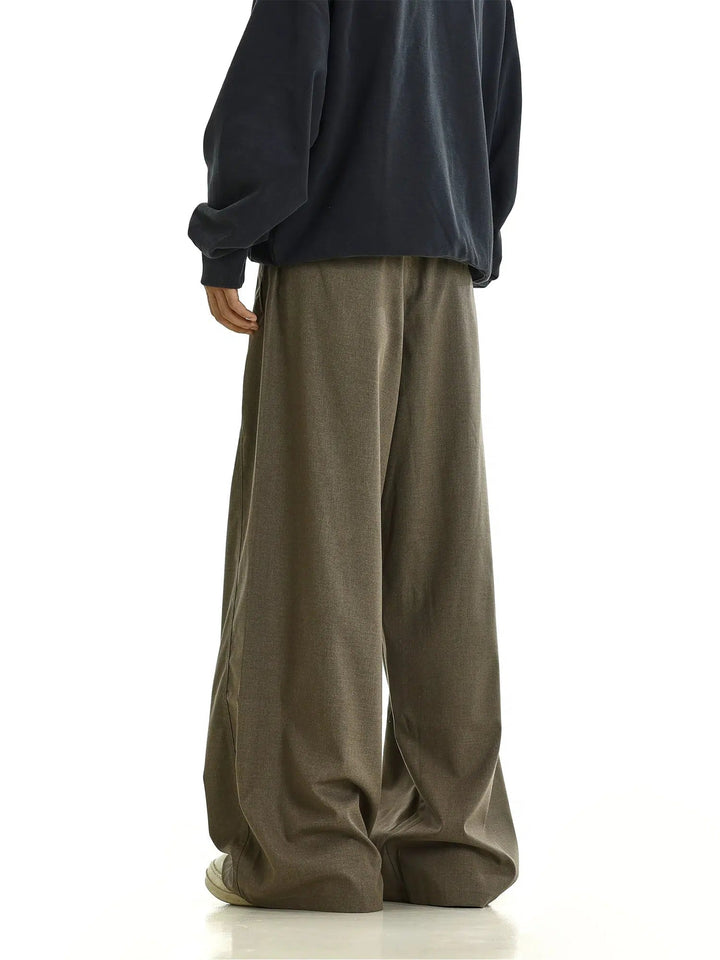 Relaxed Fit Pleated Trousers