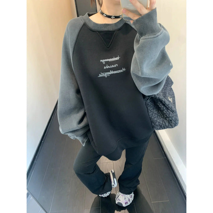 Round Neck Graphic Print Sweatshirt