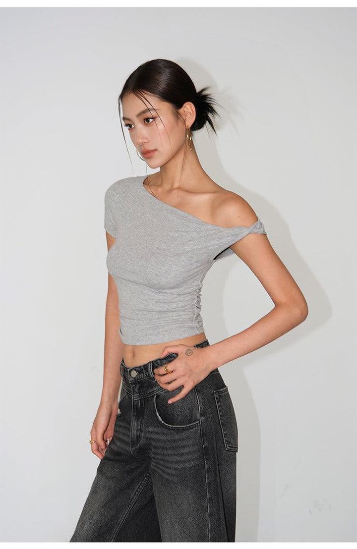 Short Off-shoulder T-shirt