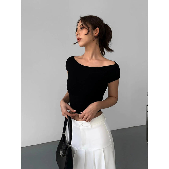 Short Off-shoulder T-shirt