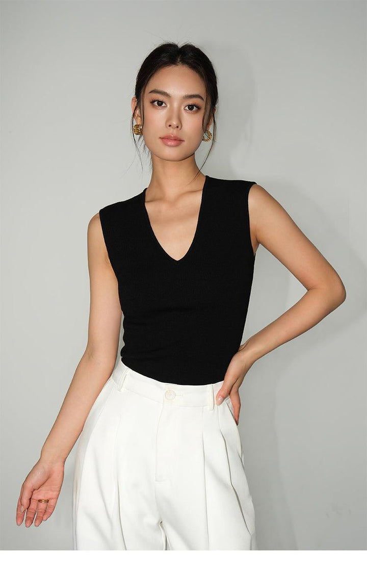 Sleeveless Cutout Turtleneck