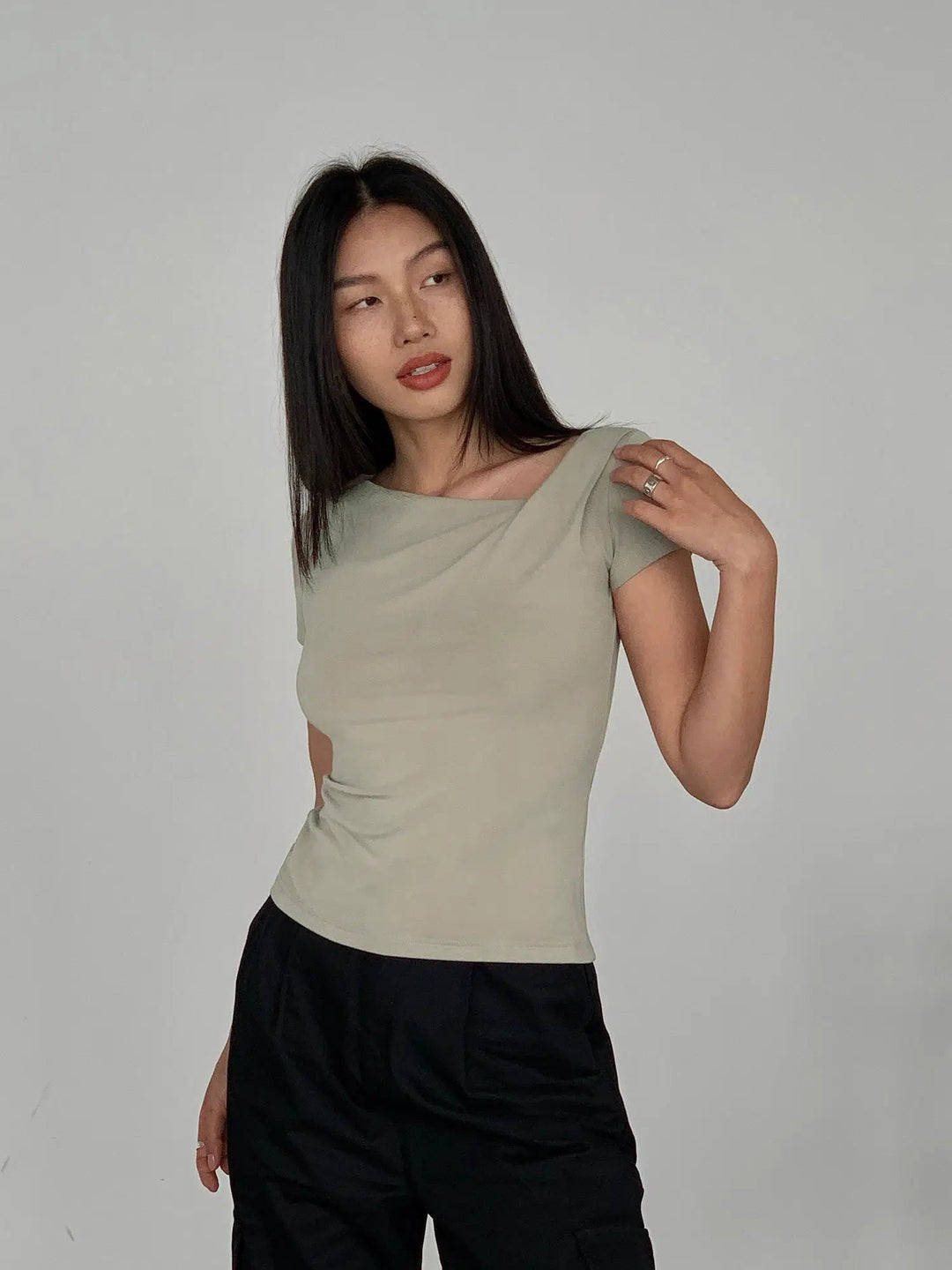 Stretch Off-shoulder T-shirt