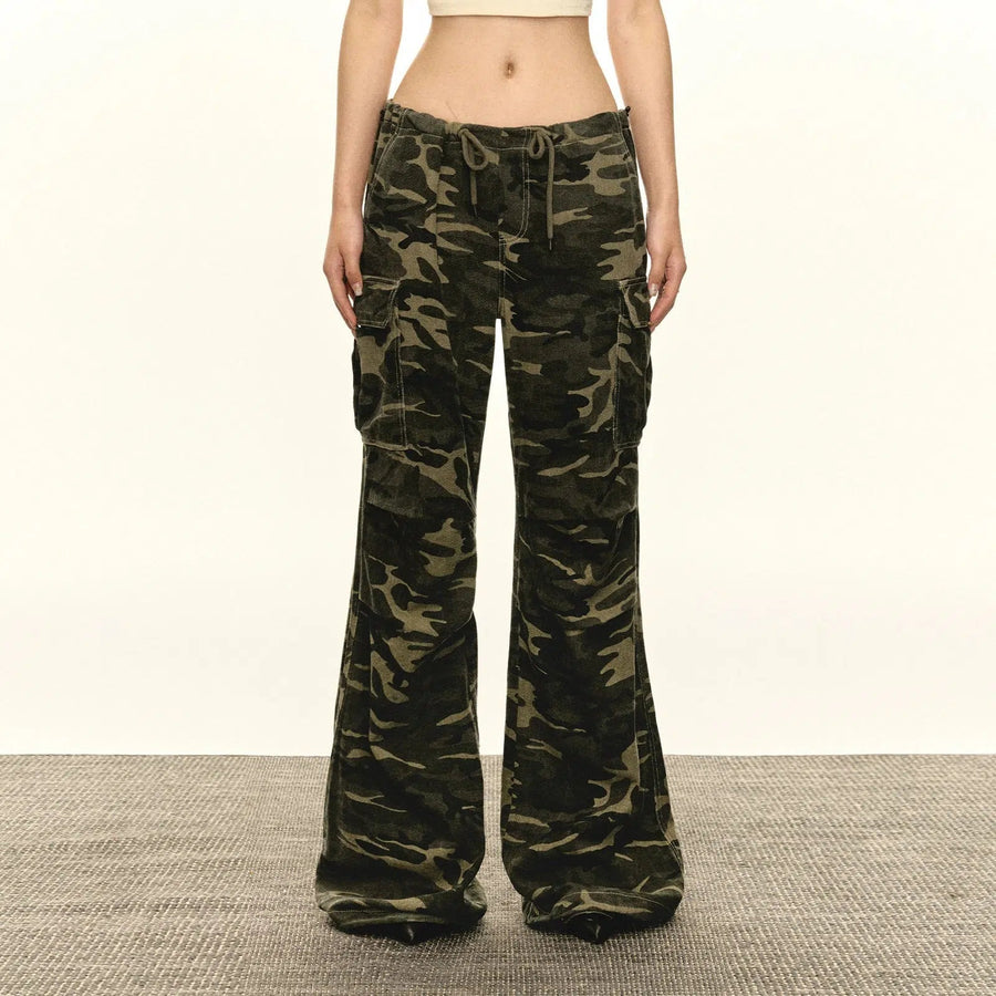 Stylish Camouflage Cargo Pants with Drawstring Waist and Side Pockets