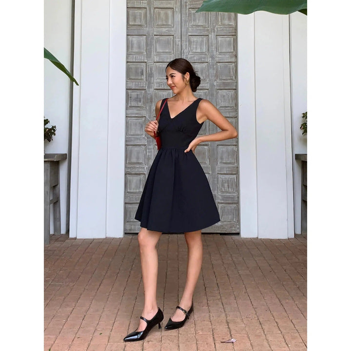 V-neck Sleeveless Dress