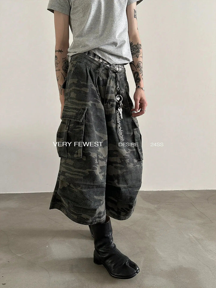 Washed Camouflage Pleated Cargo Pants