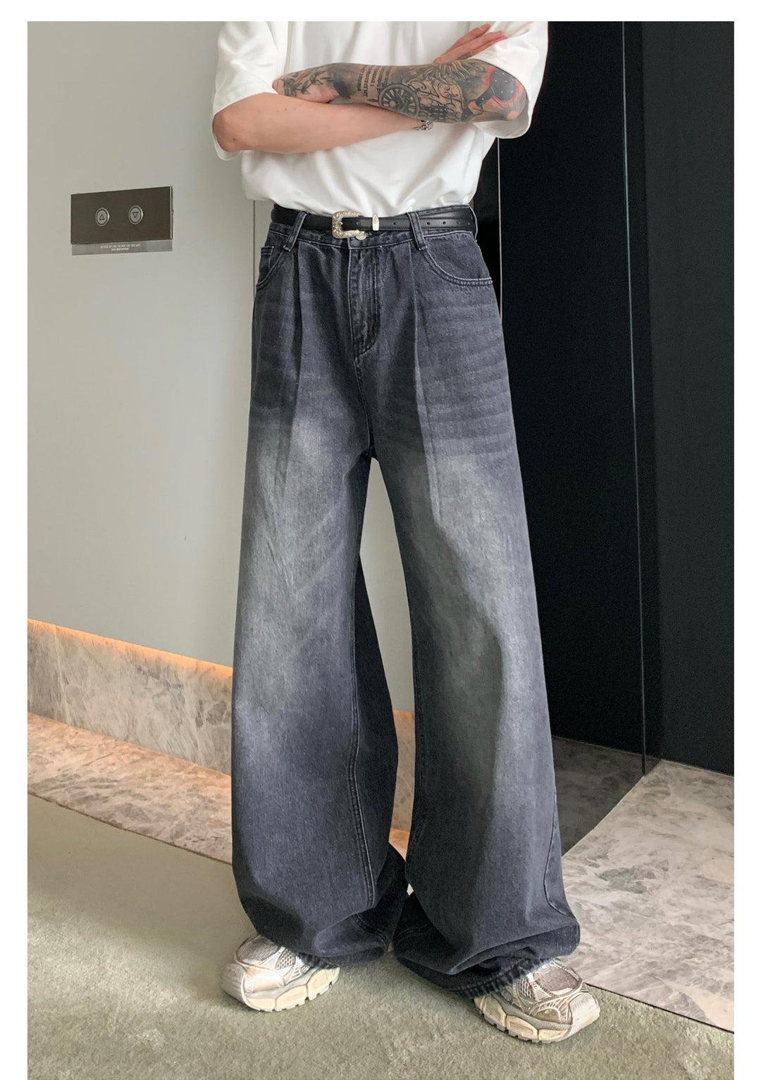 Washed Wide-leg Mopping Jeans