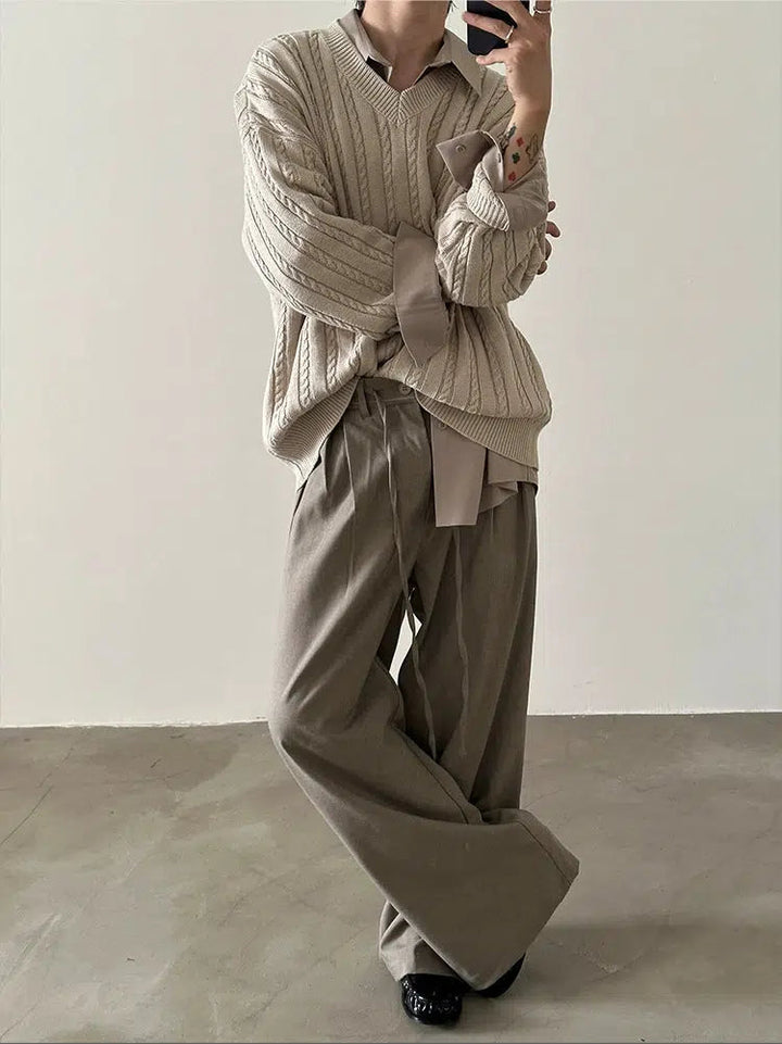 Wide-leg Pleated Pants