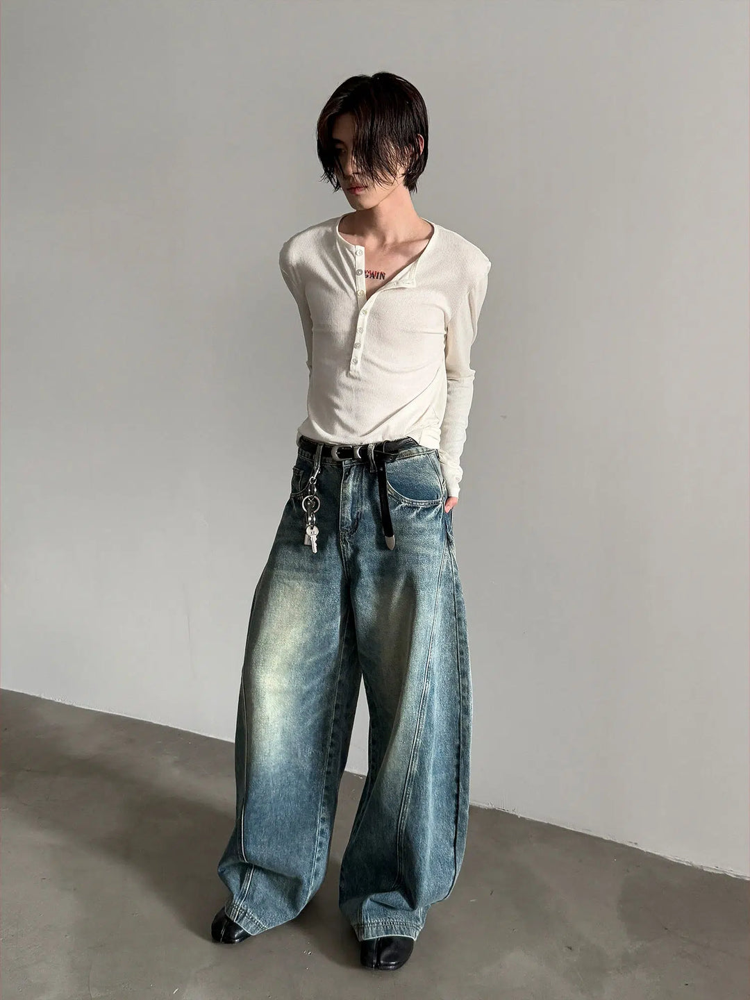 Wide-Leg Vintage Distressed Jeans with Stand-up Collar-The Korean Fashion