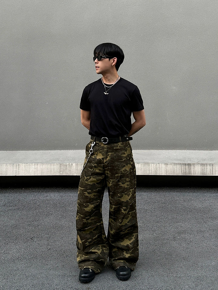 Camouflage Wide-Leg Pleated Pants