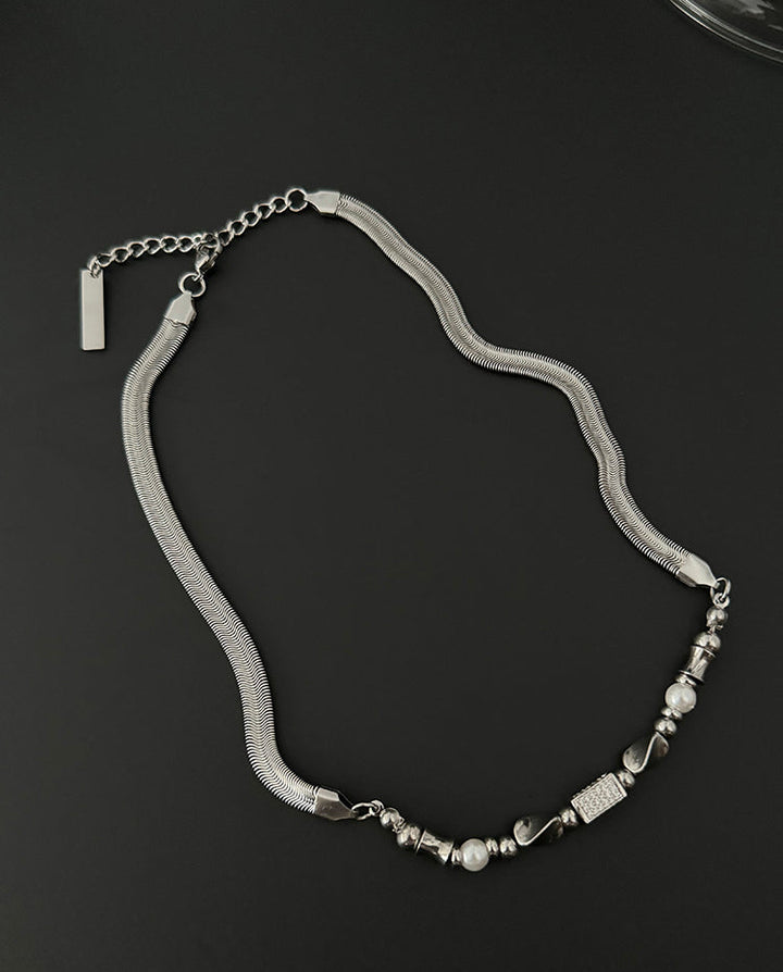 Irregular Clavicle Snake Bone Necklace