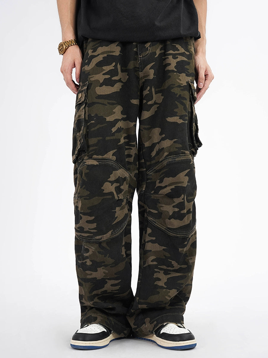 Loose Fit Camo Cargo Pants