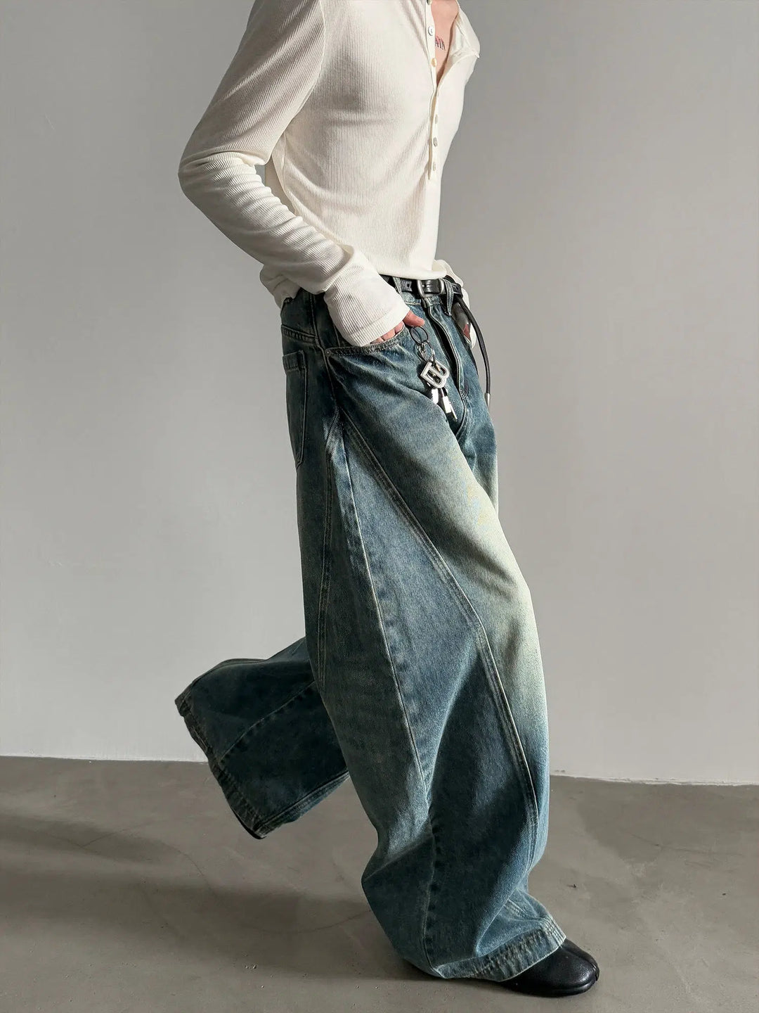 Wide-Leg Vintage Distressed Jeans with Stand-up Collar-The Korean Fashion