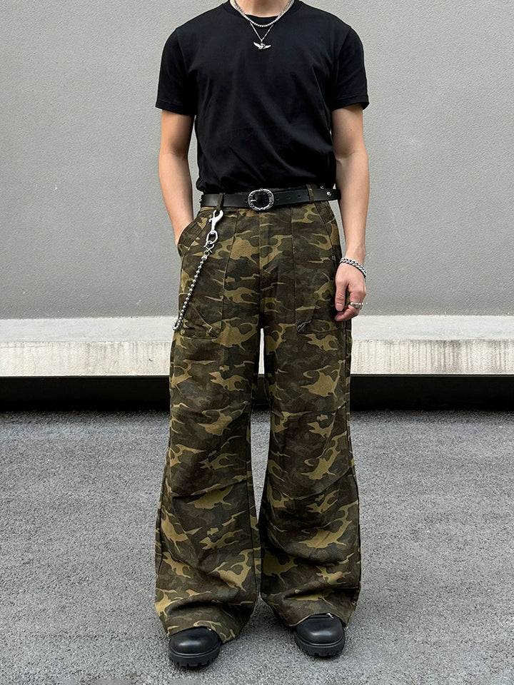 Camouflage Wide-Leg Pleated Pants