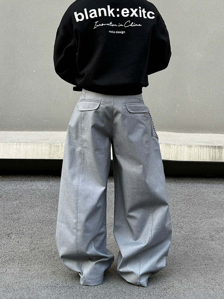 Pantaloni casual larghi e svasati 