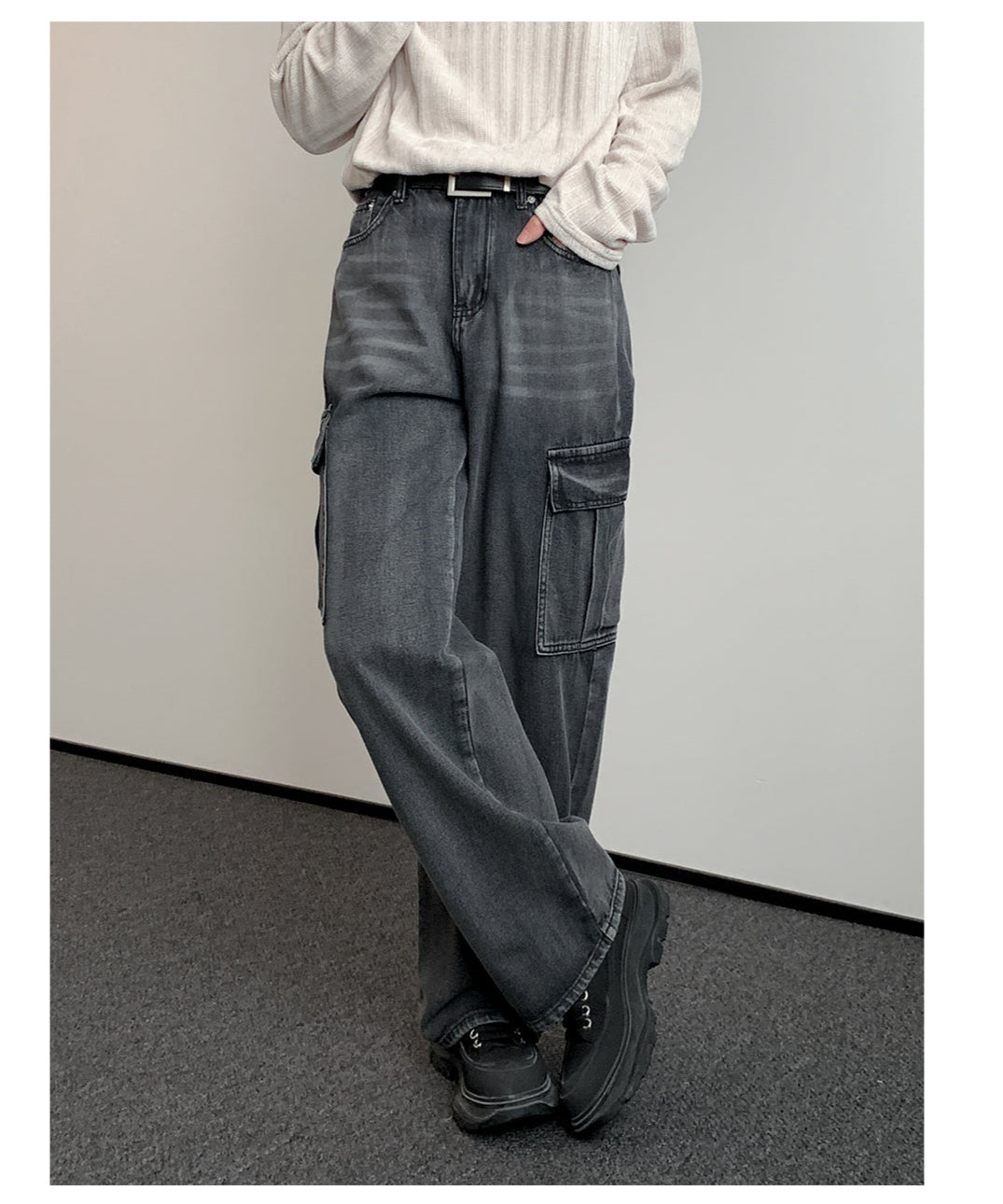 Gray Straight-leg Cargo Pants