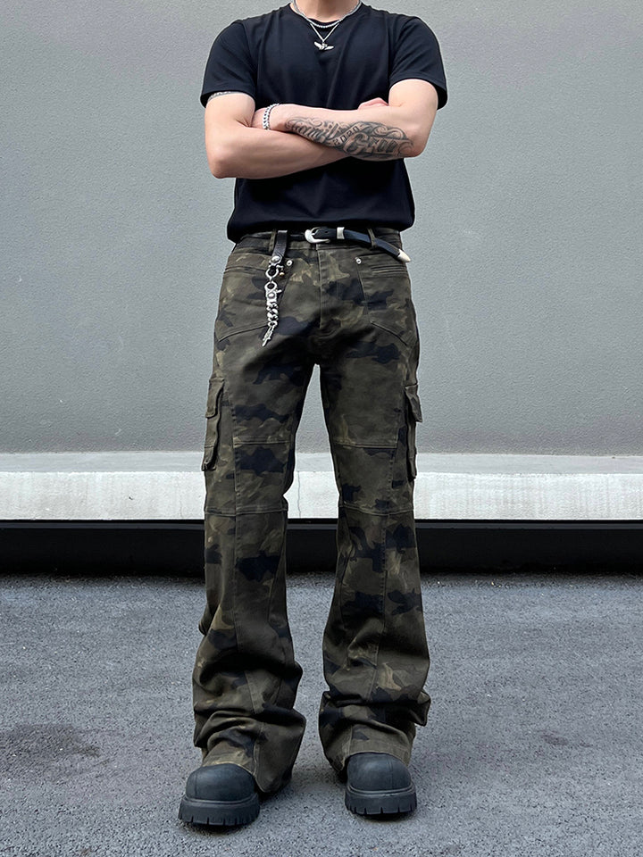 Camo Cargo Flared Slim Pants