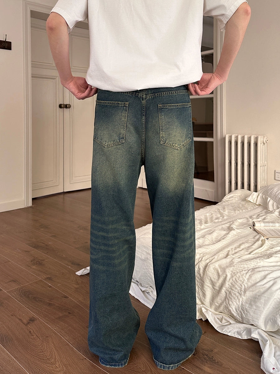 Distressed Straight Fit Jeans