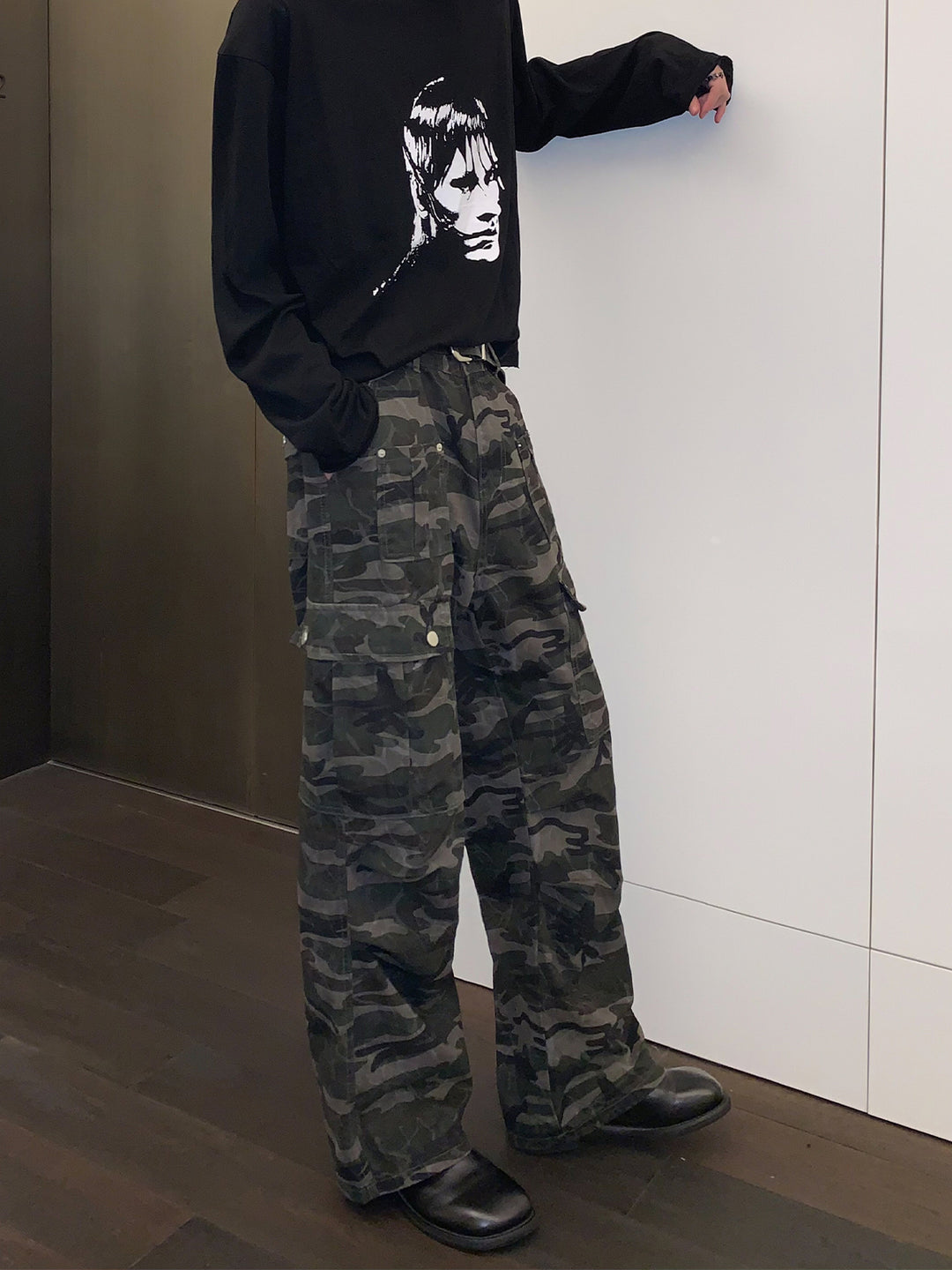 Camouflage Straight-Leg Cargo Pants