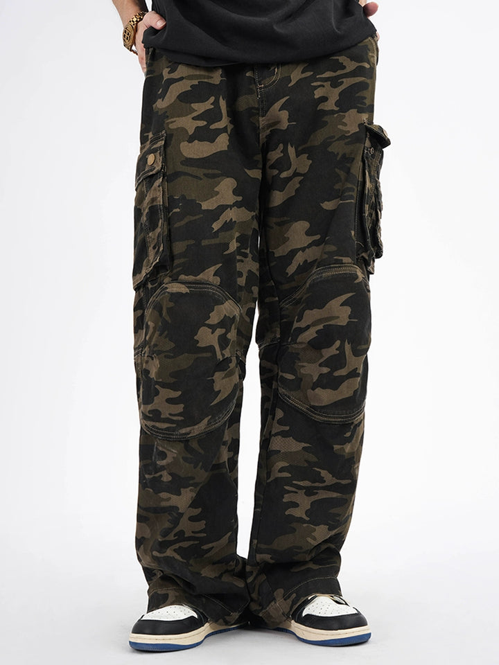 Loose Fit Camo Cargo Pants