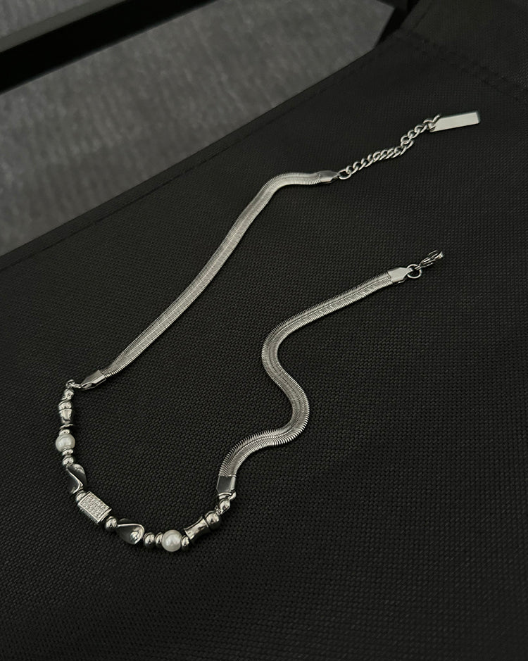 Irregular Clavicle Snake Bone Necklace