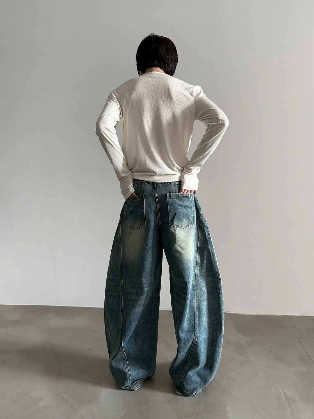 Wide-Leg Vintage Distressed Jeans with Stand-up Collar-The Korean Fashion