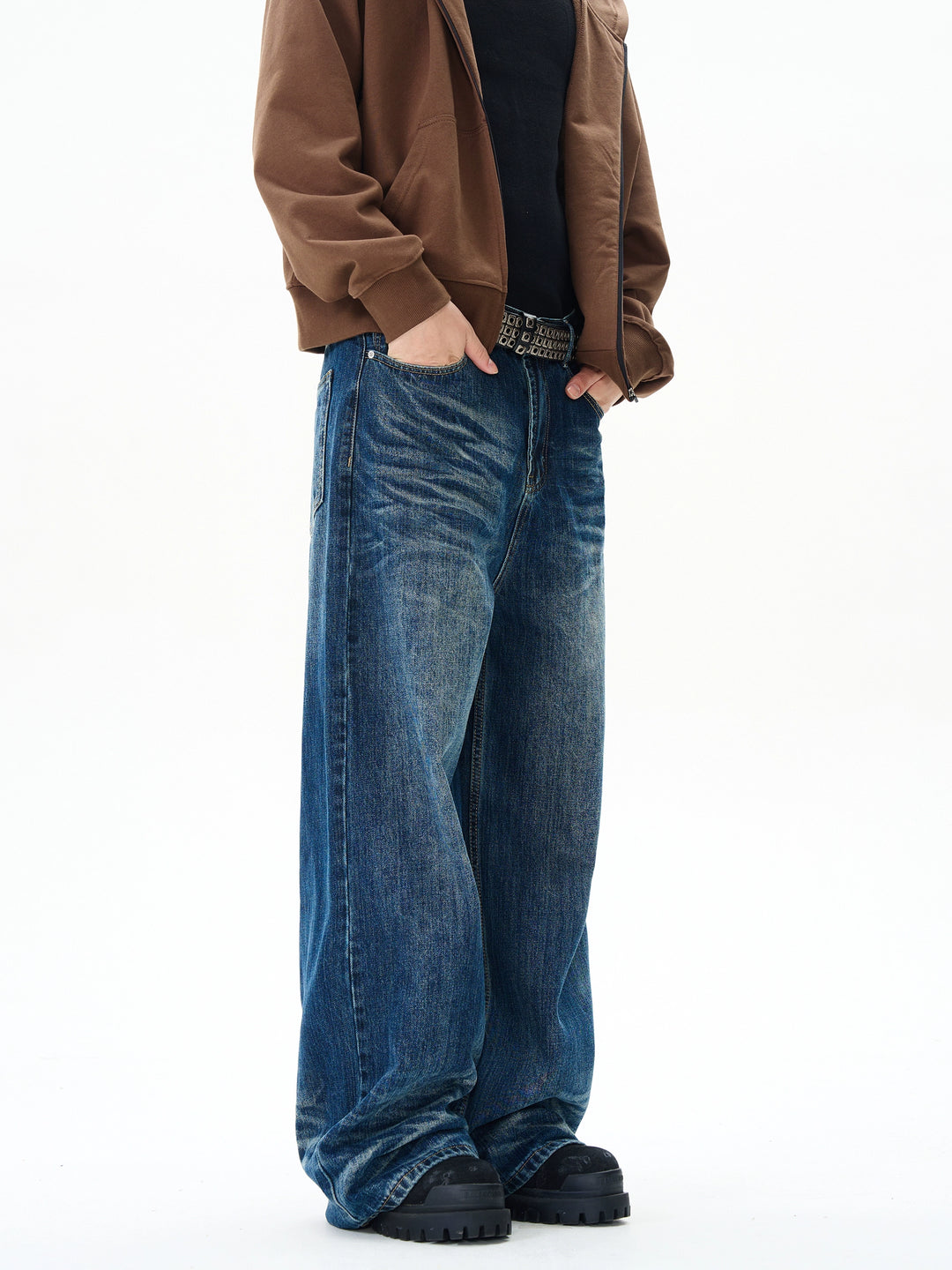 Loose Fit Wide-Leg Jeans