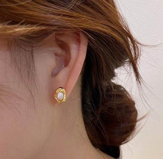 Gold Pearl Earrings