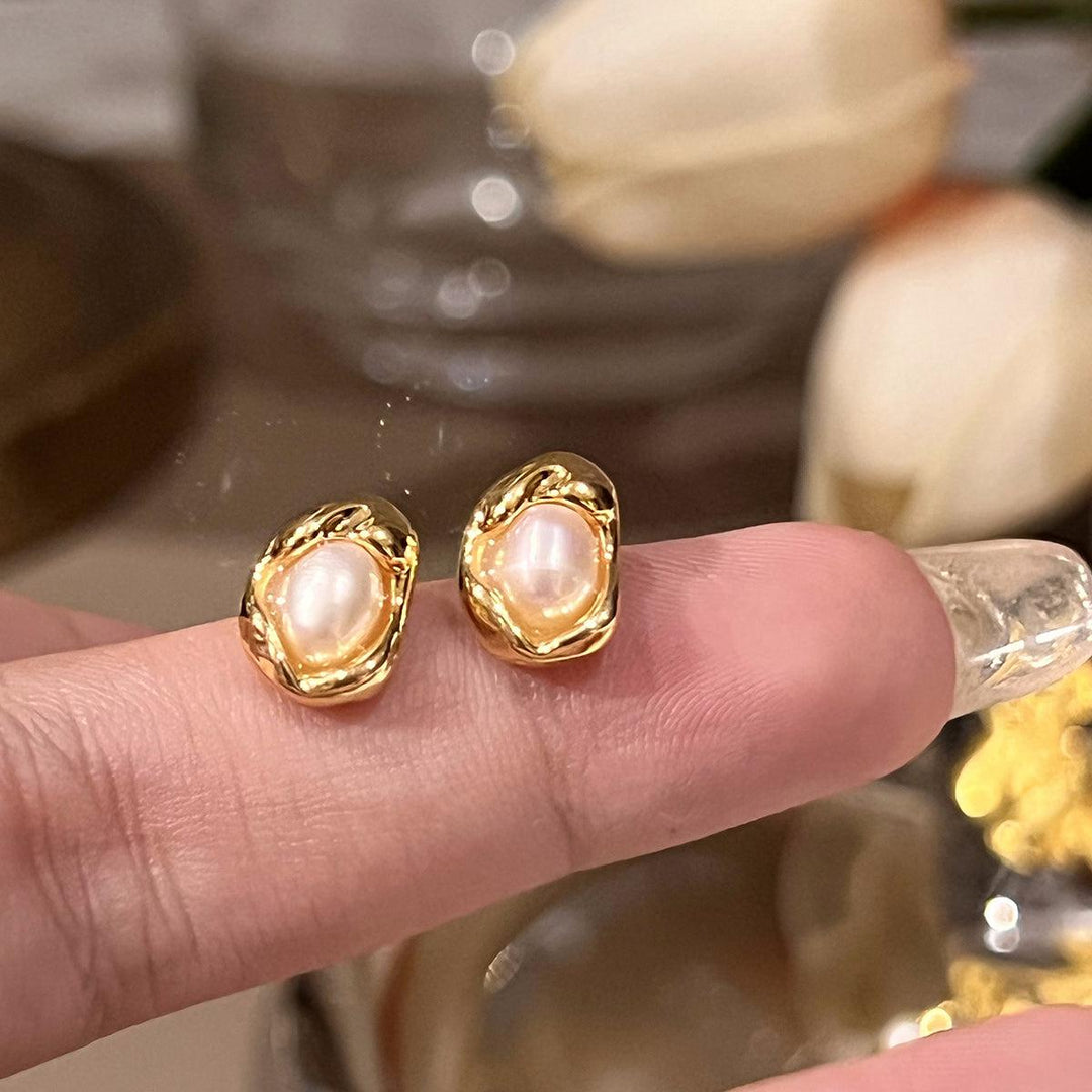 Gold Pearl Earrings