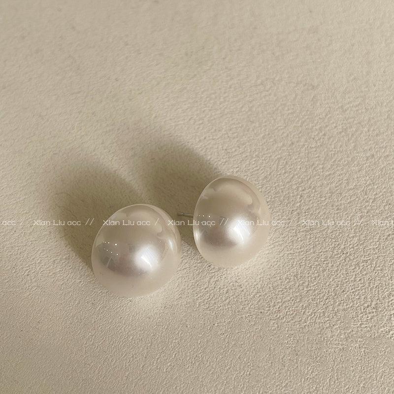 Hemisphere Pearl Earrings