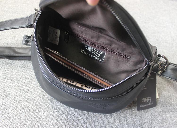 Large-Capacity Shoulder Bag