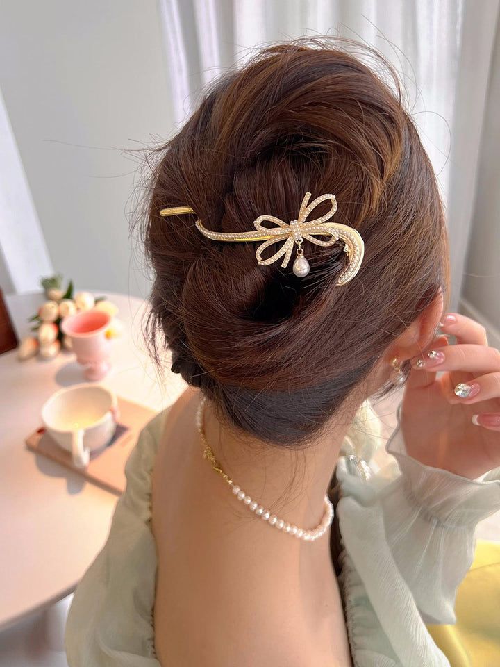 Pearl Bow Hair Clip