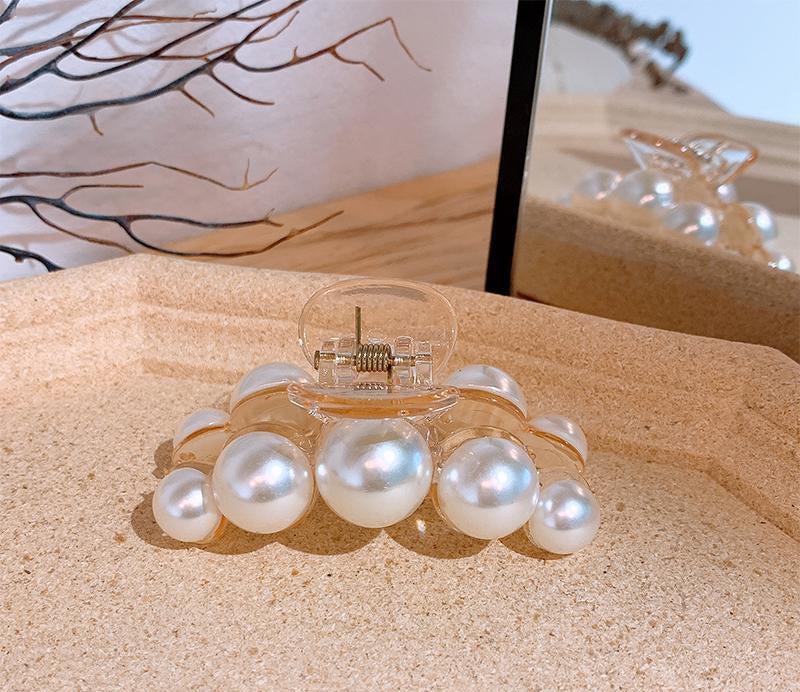 Pearl Hair Claw Clip