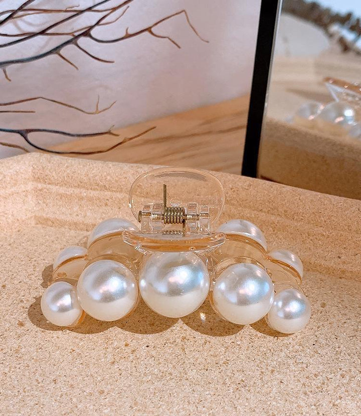 Pearl Hair Claw Clip